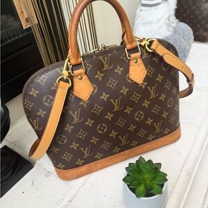 SOLD - 💎Authentic Louis Vuitton Monogram Alma PM